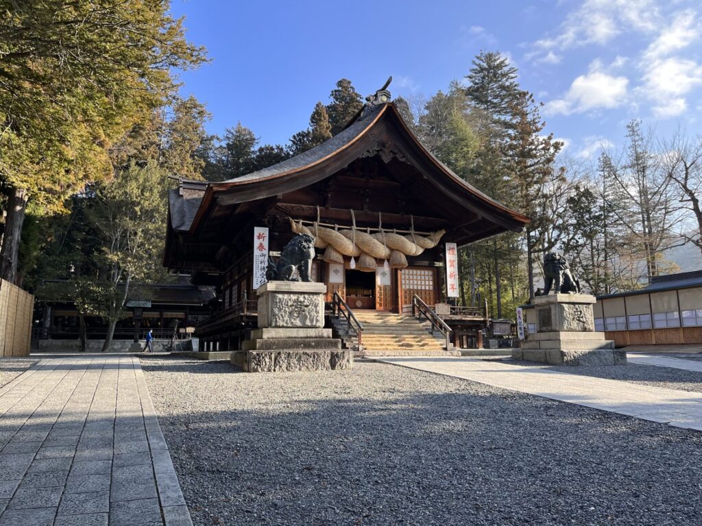 諏訪大社下社秋宮神楽殿