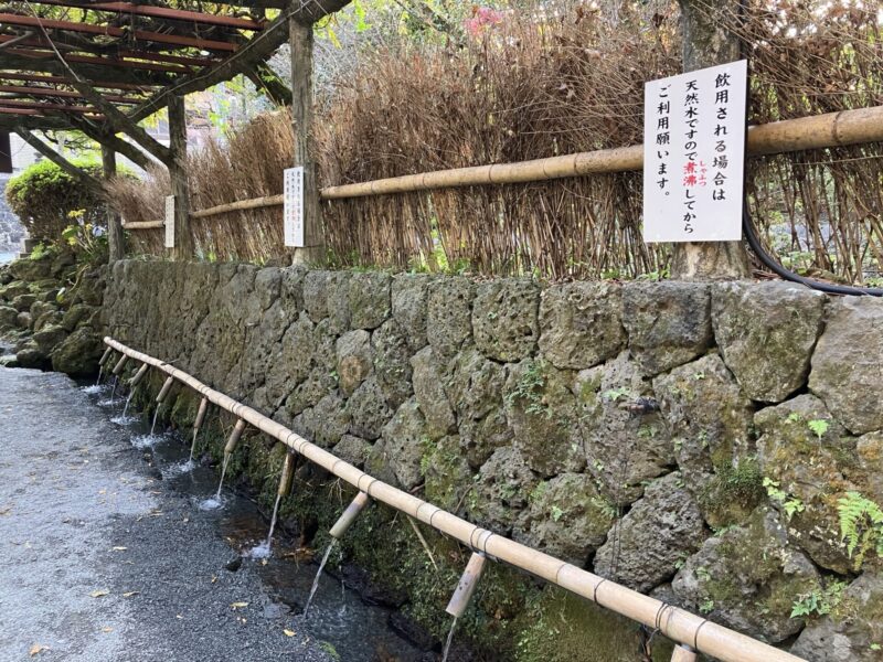 水屋神社の水汲み場